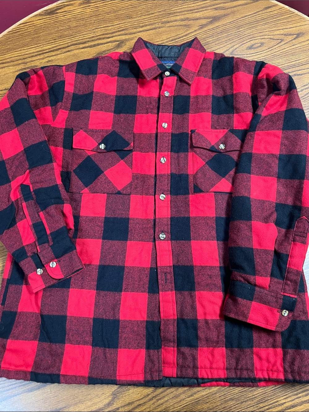 Men's Red & Black Plaid Long-Sleeve Button-Down Shirt